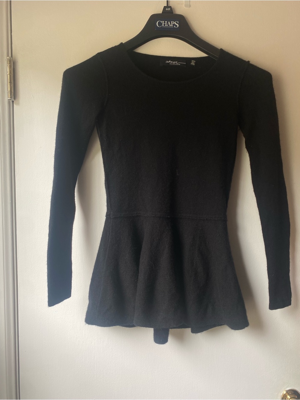 100% CashmereSaks Fifth Avenue Black Cashmere Crewneck Sweater